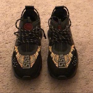 Versace chain reaction